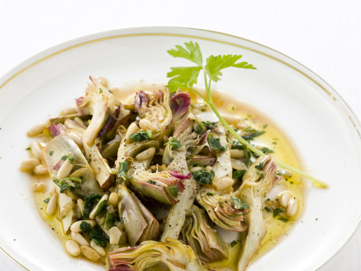 Carciofi al salto con i pinoli