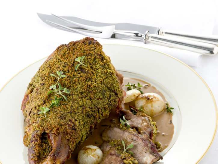 Cosciotto di agnello in crosta di pane