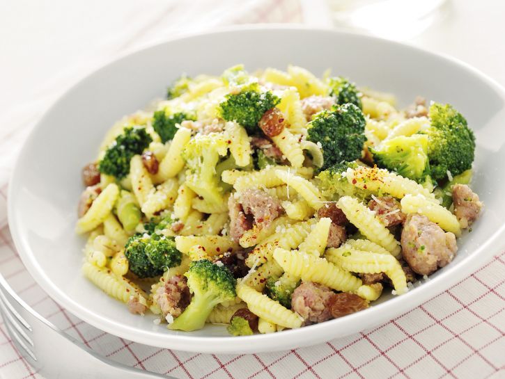 Malloreddus con salsiccia e broccoletti