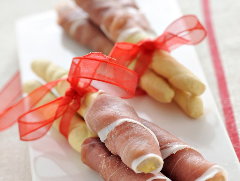 grissini-con-mousse-di-tonno-e-prosciutto immagine