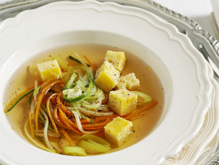 Zuppa imperiale in consommé