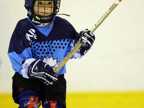 Uno sport per bambini: l'hockey su ghiaccio
