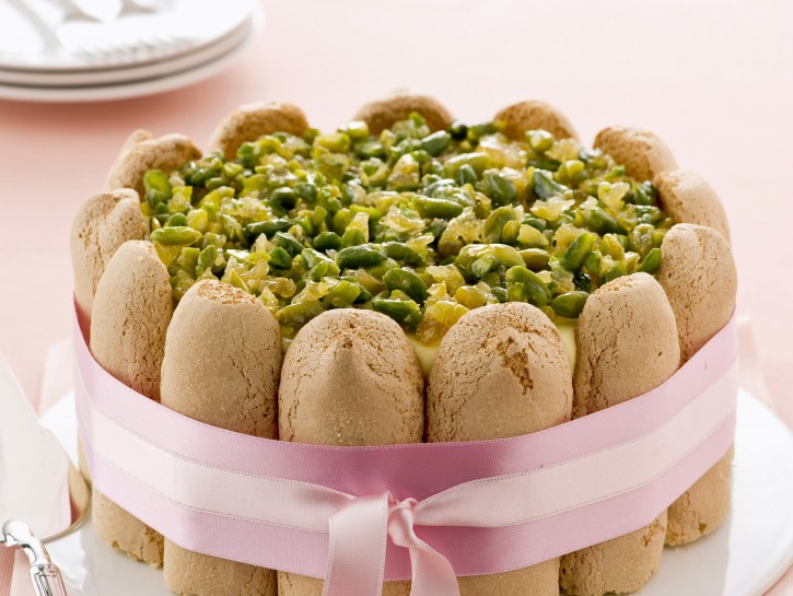 Soffice charlotte ai pistacchi