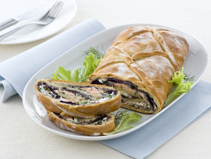 strudel-di-radicchio-rosso-e-salmone-fresco foto