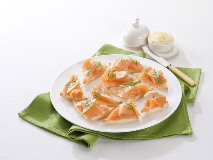 Tartine al salmone ricetta base