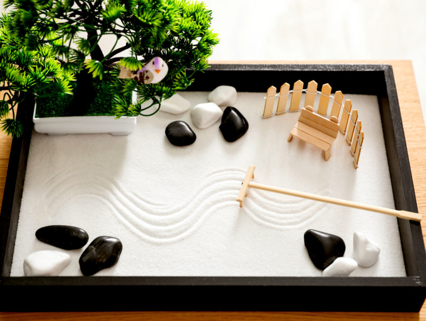Come creare un piccolo giardino zen con materiale di riciclo - Donna Moderna