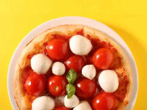 Pizza Margherita: quattro ricette per i bambini