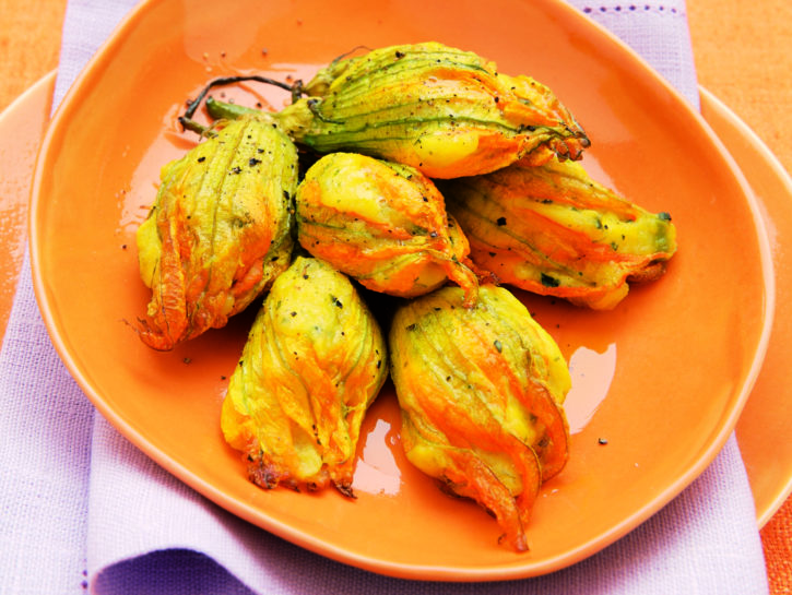 Fiori di zucca ripieni alla ligure
