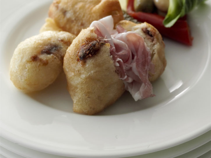 Pasta cresciuta con le acciughe