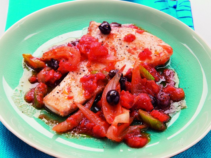Pesce spada con cipolle e olive