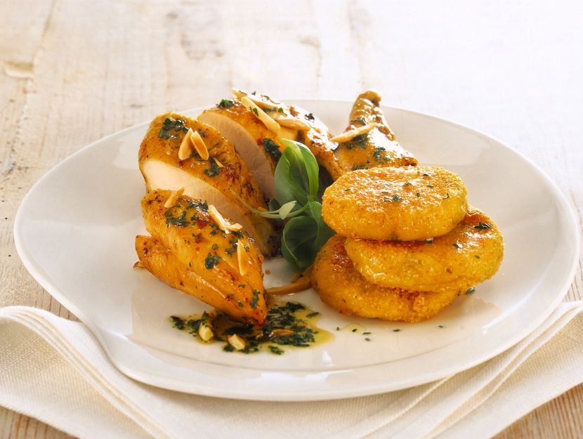 pollo-alle-mandorle-con-crocchette-di-patate