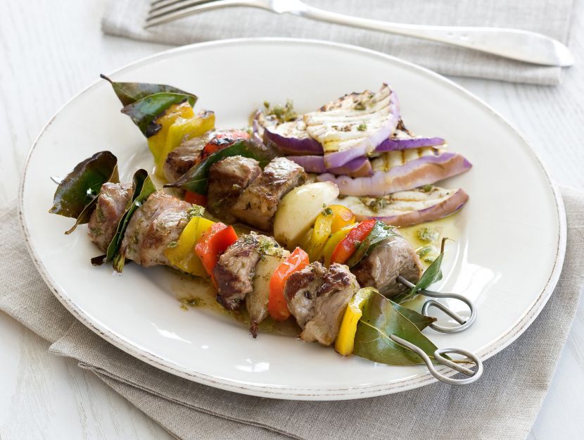 souvlaki-di-agnello-e-verdure