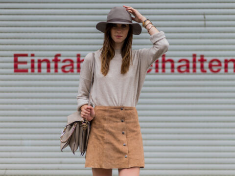 Un tocco di Indiana Jones. Per un look da esploratrice urban chic