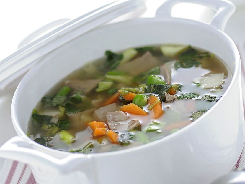zuppa-dagnello-e-verdure foto