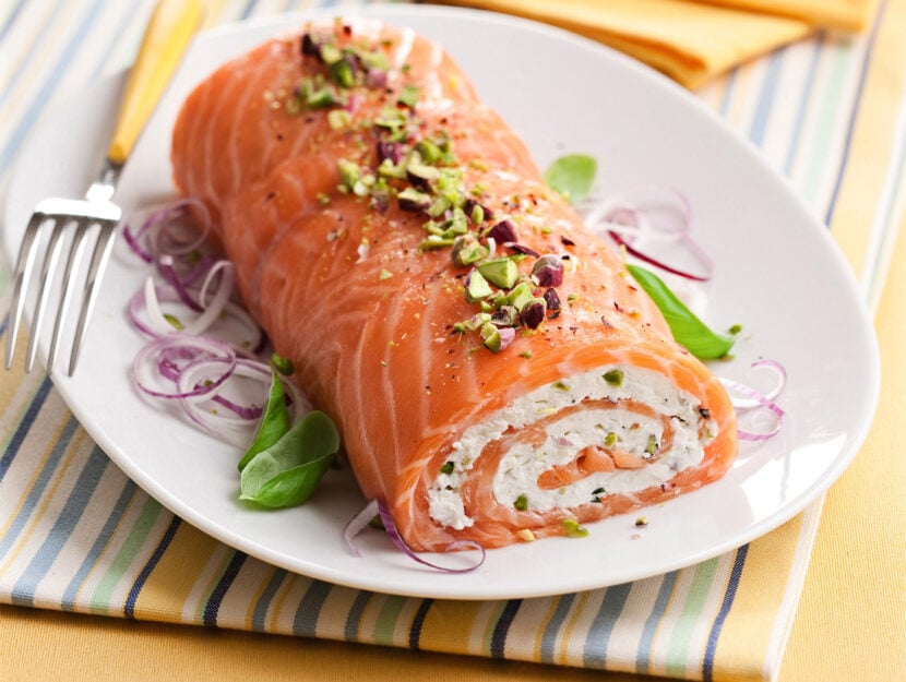 Rollé di salmone e ricotta ai pistacchi