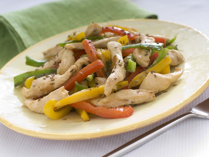 Fajitas di pollo con peperoni e cumino
