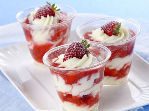 Bicchierini variegati alle fragole
