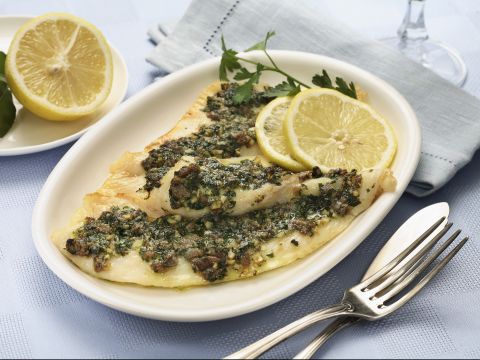 Filetti di rombo in salsa di burro e alici