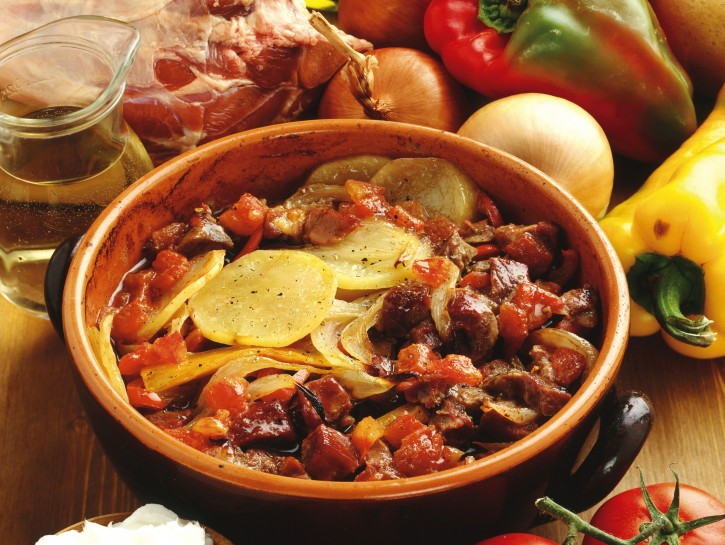 Agnello patate e peperoni