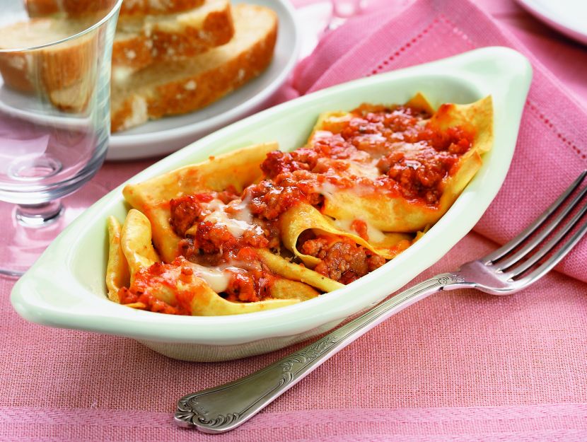 fregnacce-allabruzzese-sfoglie-di-pasta-ripiene-di-carne-e-salsiccia