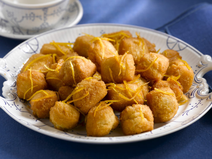 Pignoccata cu meli - Dolce fritto con il miele