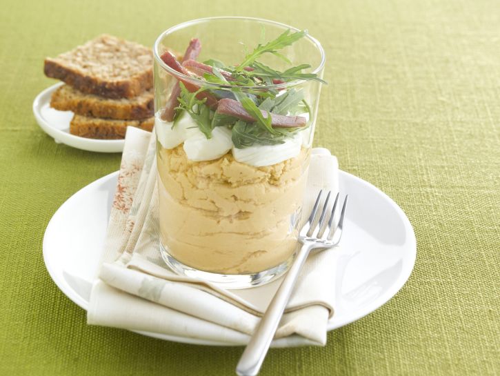Crema di ceci con rucola, crudo e stracchino