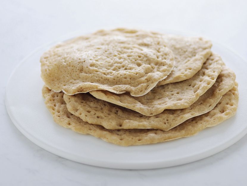 Pane injera per servire lo zighinì