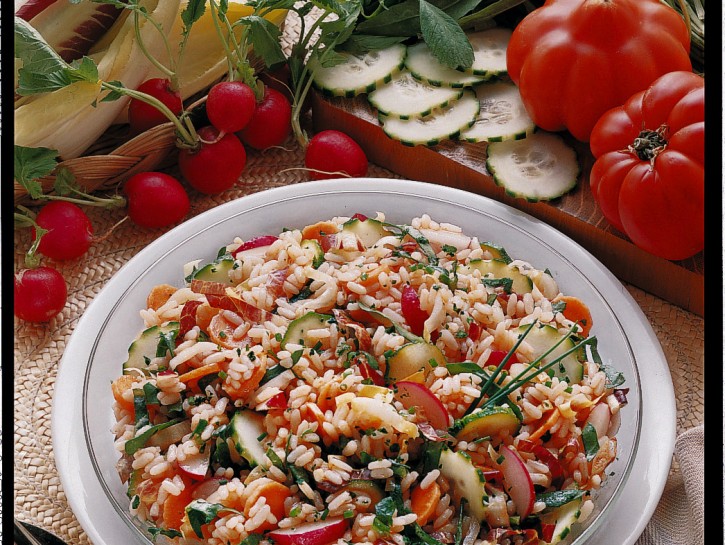 Riso con misto di insalate