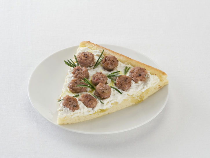 Pizza con ricotta e salsiccia