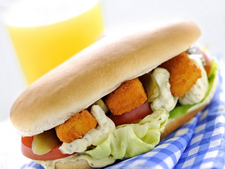Sandwich ai bastoncini di pesce