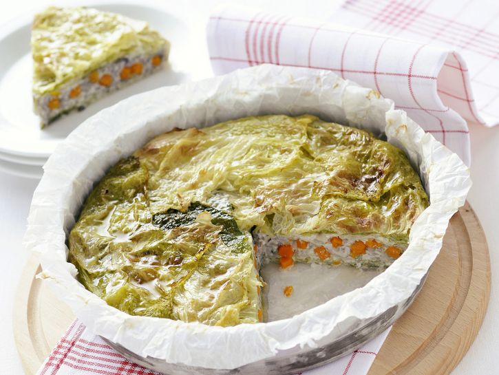 Torta di verza al timo e cipolla dolce