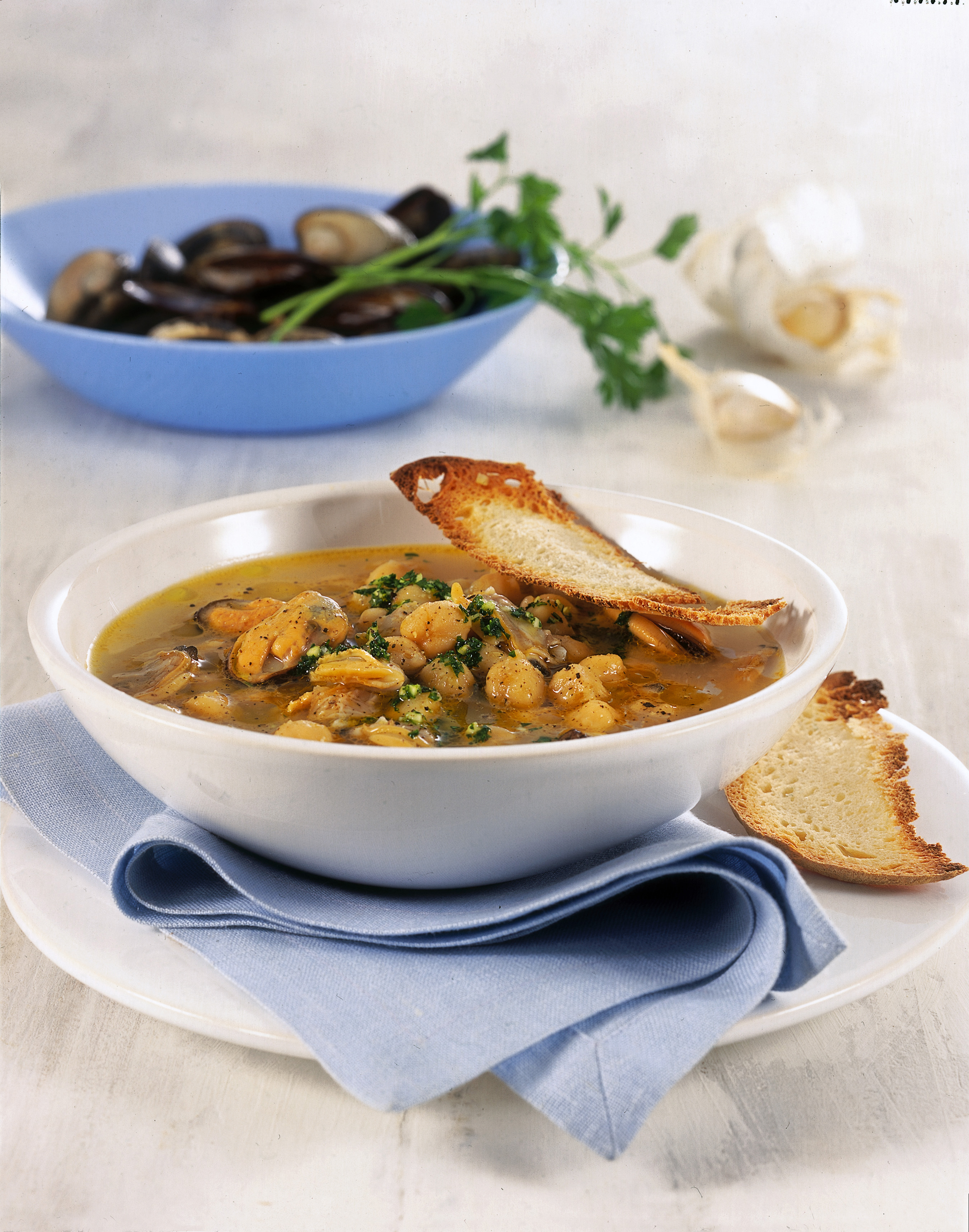 Ricetta Zuppa di ceci, cozze e vongole - Donna Moderna