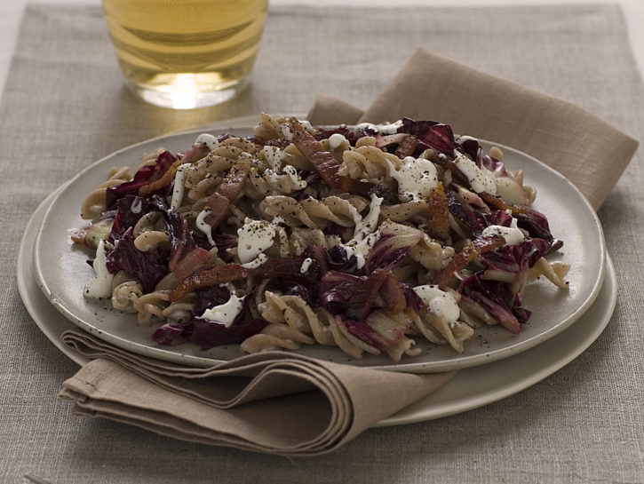Pasta di orzo con radicchio di Treviso e speck
