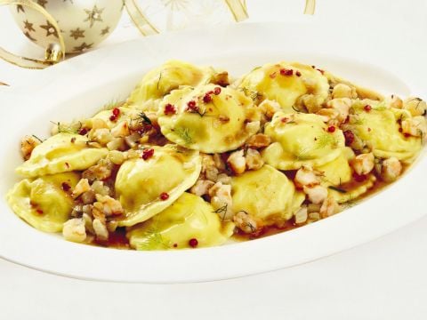 Ravioli di pesce con ragù di gamberi e finocchi