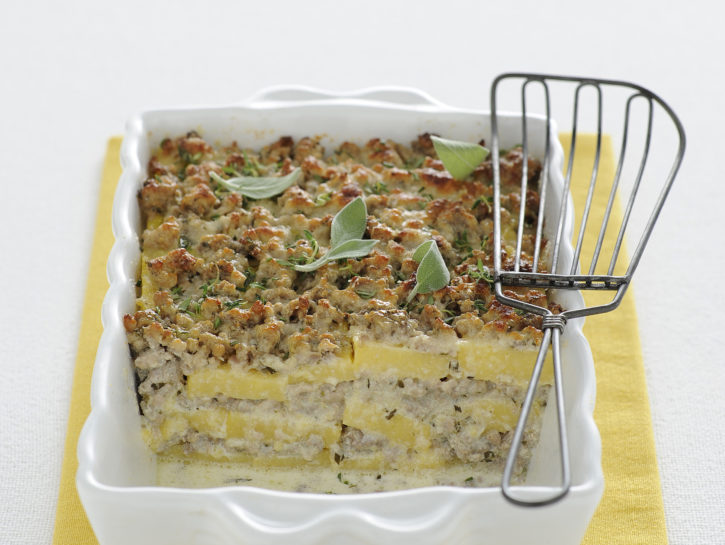 Lasagne di polenta con ragù al latte