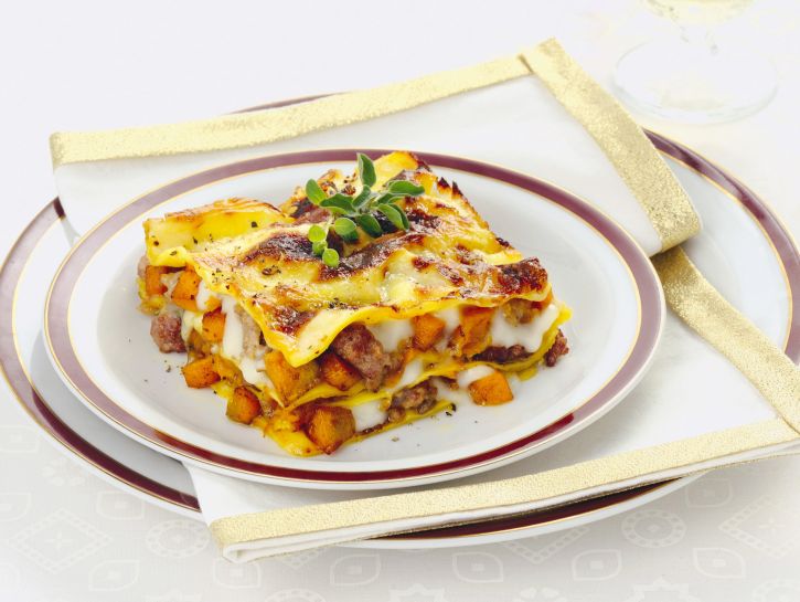 Lasagne di zucca, carne e salsiccia