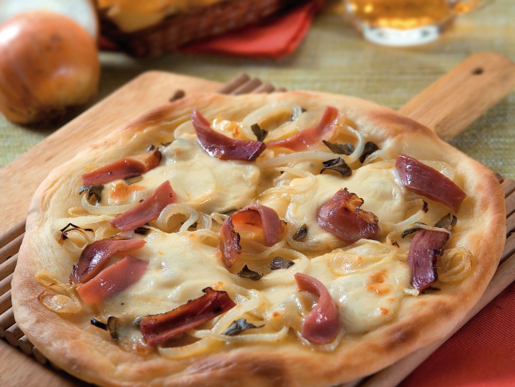 Pizza cipolle e speck