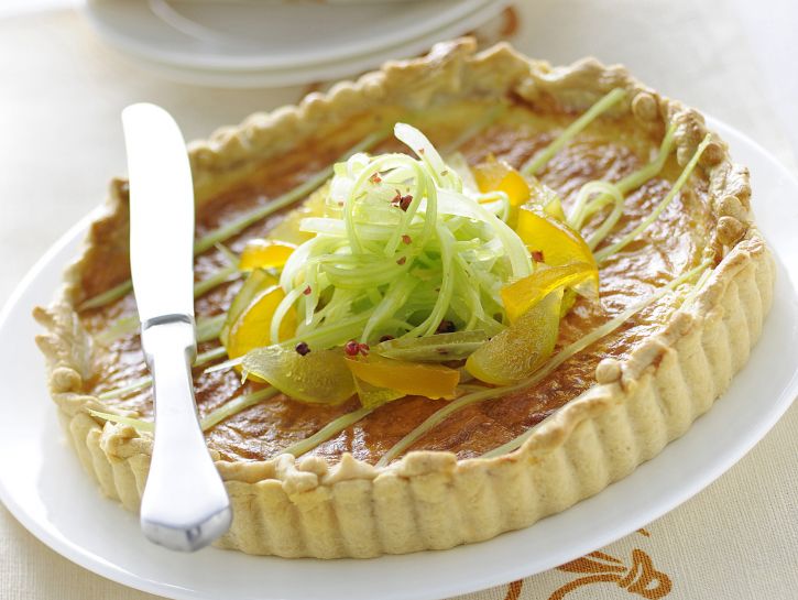 Quiche alle noci con crescenza e sedano