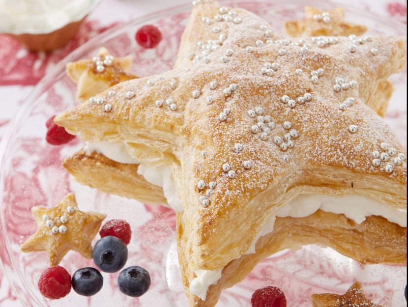 stella-di-sfoglia-con-panna-montata-e-frutti-di-bosco ricetta