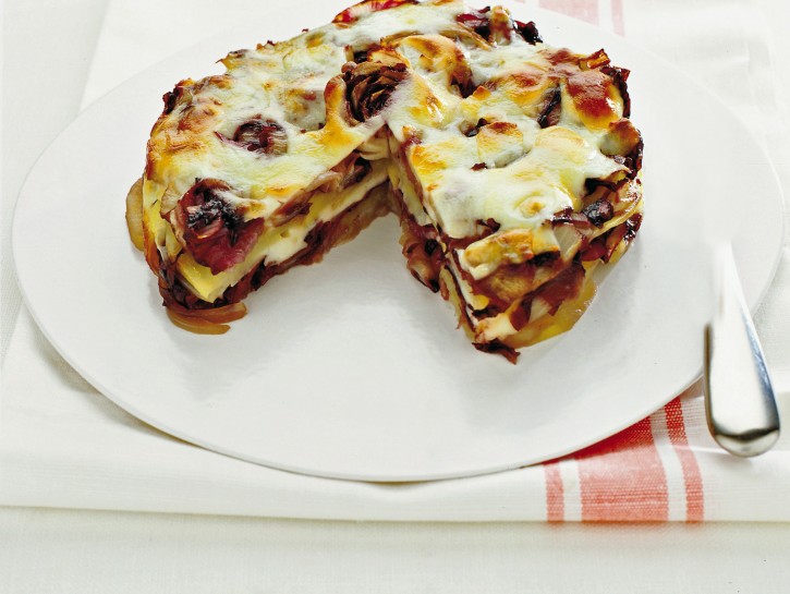Tortino di patate e radicchio al forno con Montasio