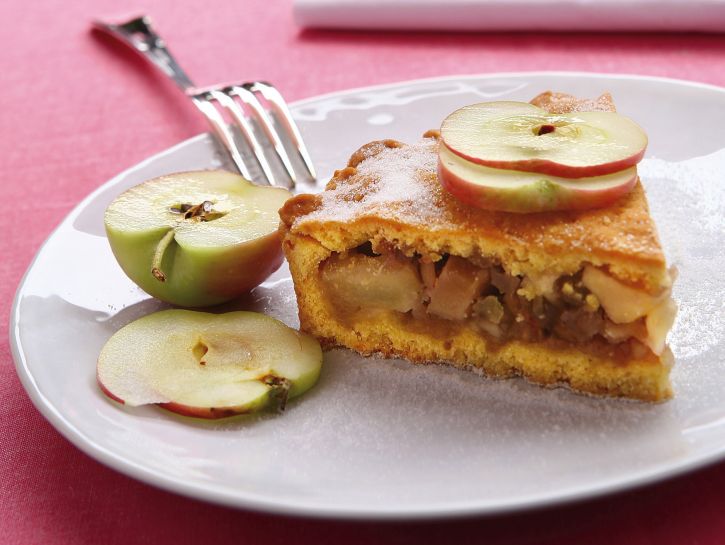 crostata-allolio-con-mele-e-frutta-secca preparazione