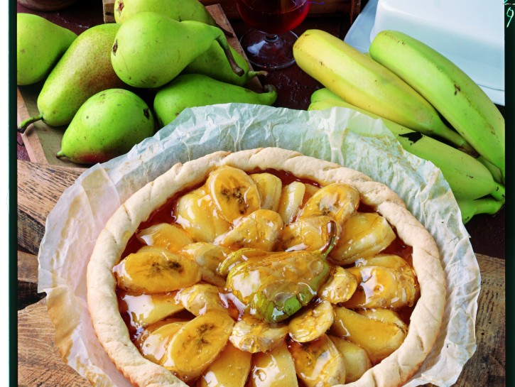 Torta di frutta caramellata