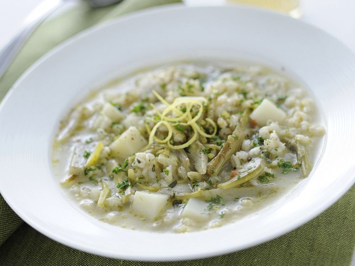 zuppa-di-orzo-con-carciofi-e-patate immagine