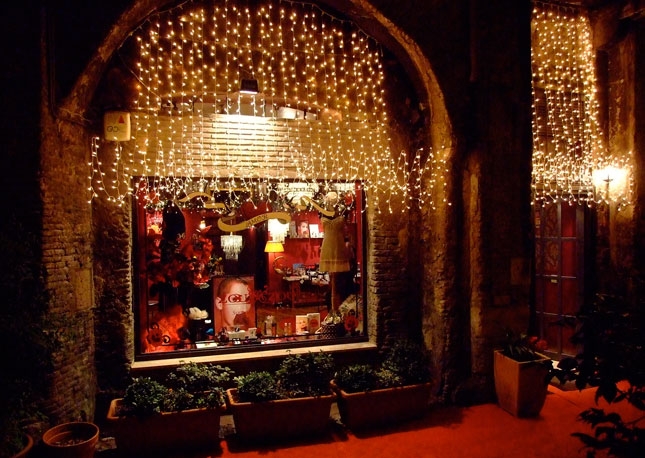Sex shop per donne, anzi: erotic boutique. Zou Zou, Roma