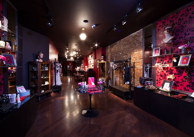 Sex shop per donne, anzi: erotic boutique. Coco de Mer, Londra