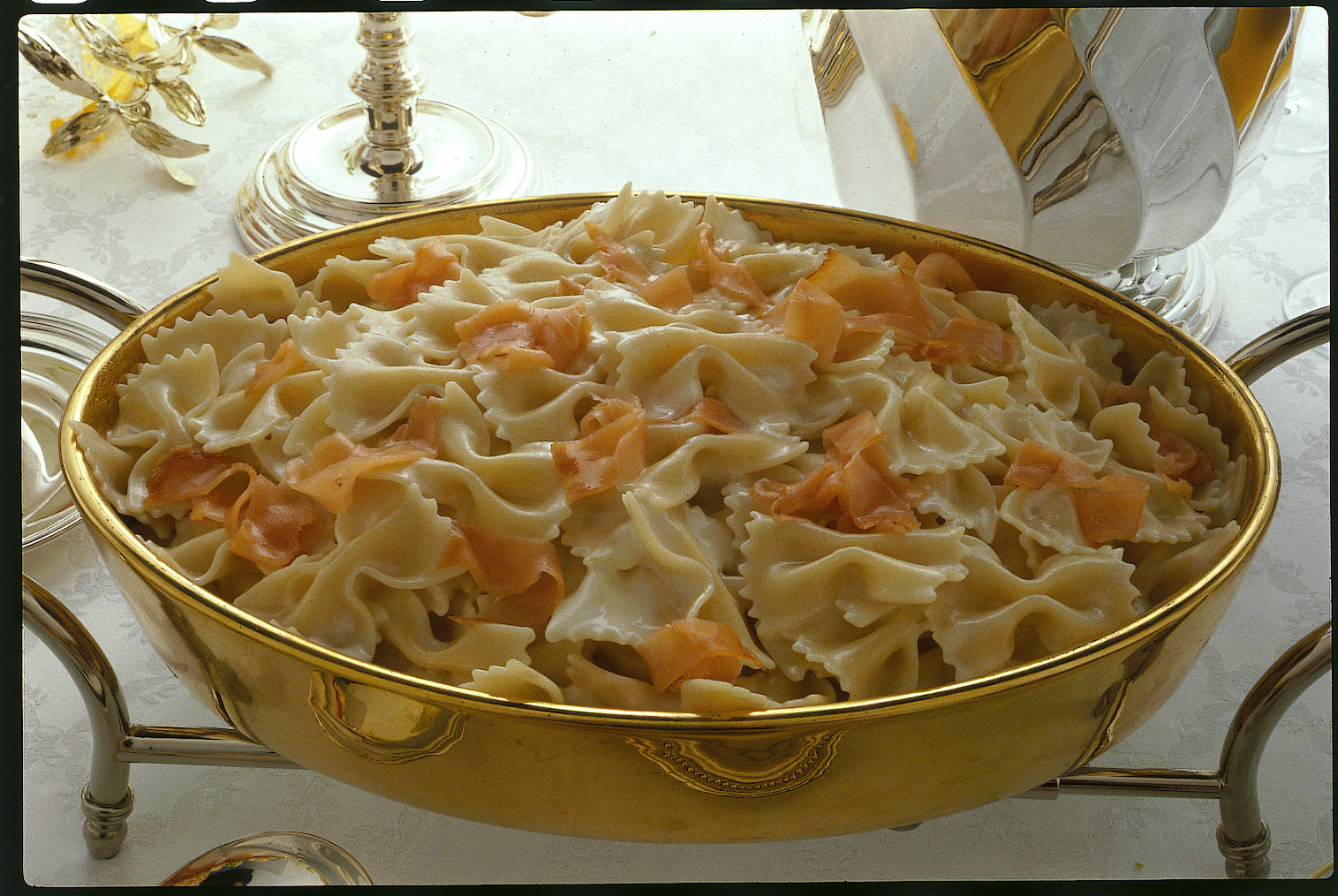 Ricetta Farfalle al salmone - Donna Moderna