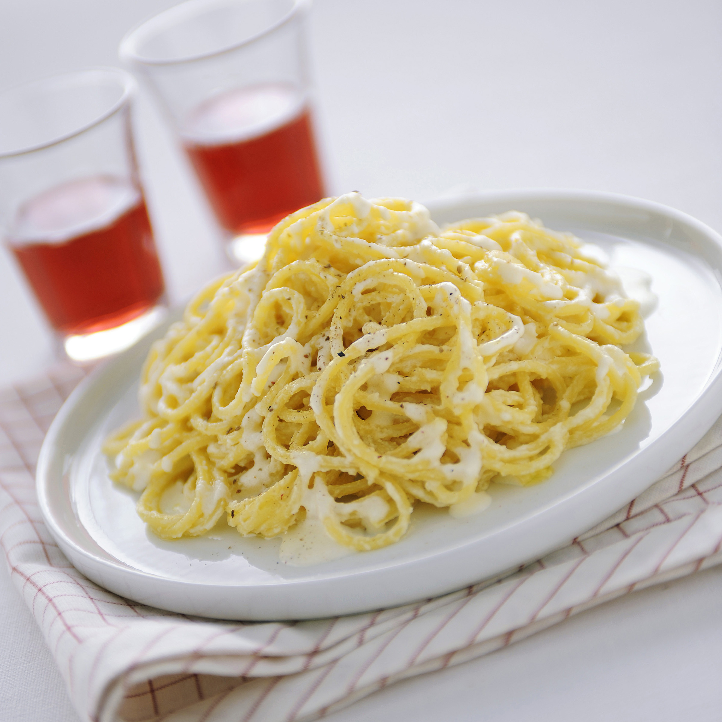 Ricetta Spaghetti panna e parmigiano - Donna Moderna