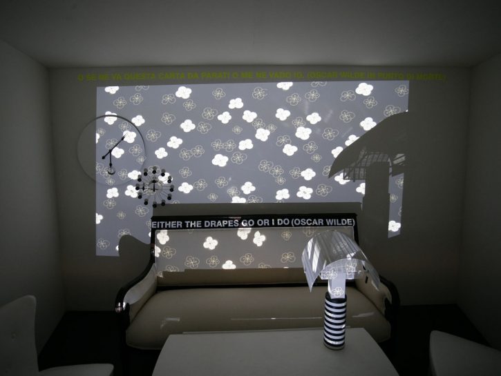 Tappezzeria, sticker, stencil: idee décor per la casa