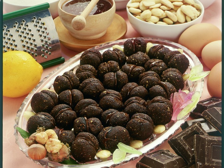 Baci di nocciole e mandorle