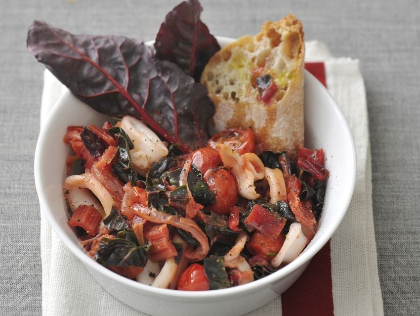 inzimino-di-bietole-rosse-e-calamari